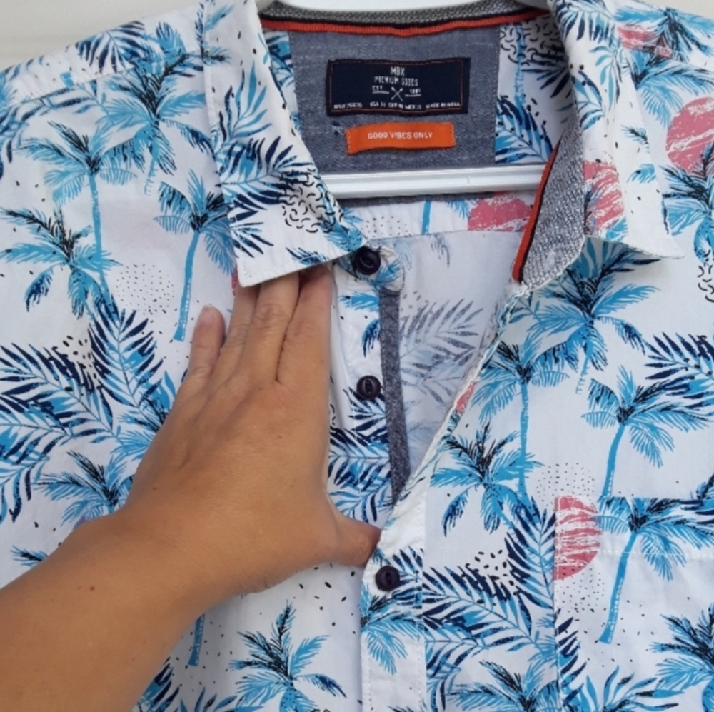 Men's Blue and White Tropical Print Shirt  Short Sleeve